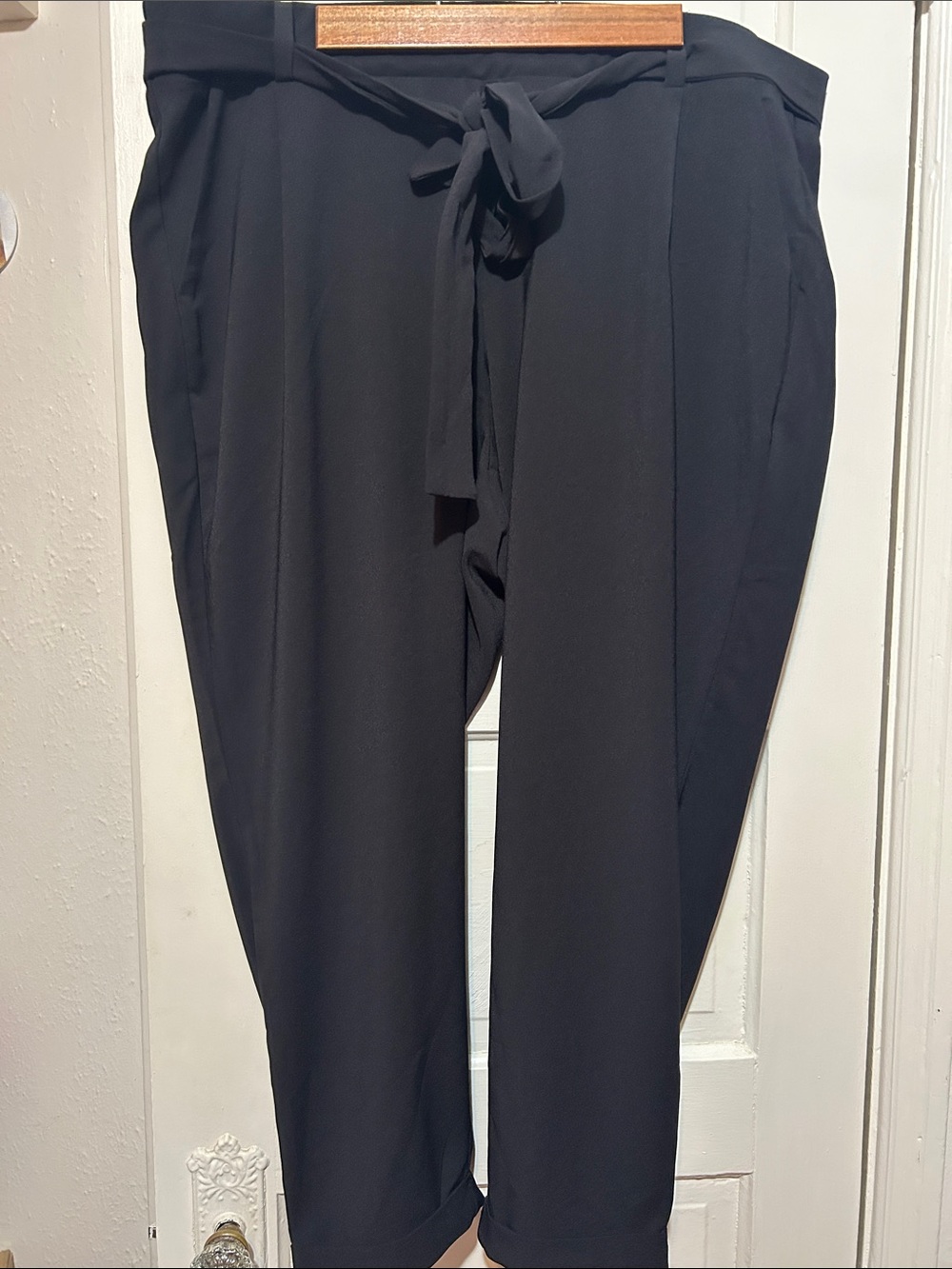 torrid Black Cropped Tie-Waist Trousers